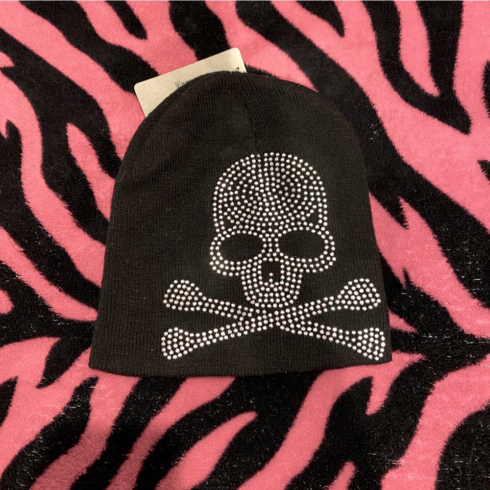 rhinestone skull beanie☠️ same/1 day shipping!🎀